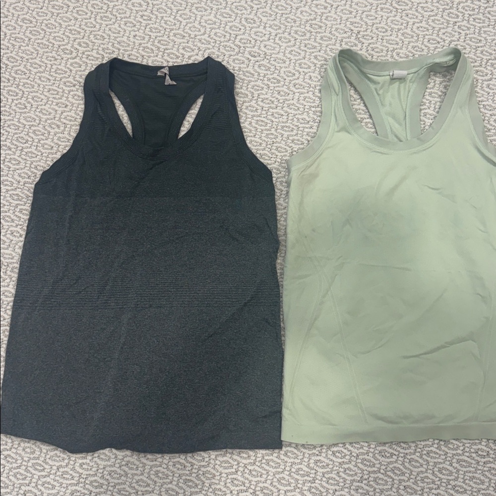Women's Assorted Athleta Momentum Tanks - Picture 3 of 6